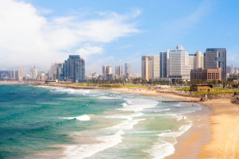 Der Strand von Tel Aviv in Israel