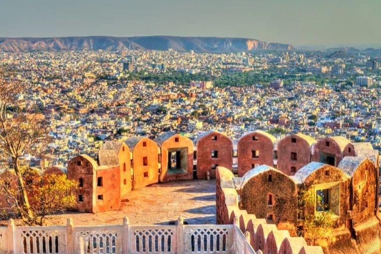 Blick über Jaipur in der Region Rajasthan in Indien
