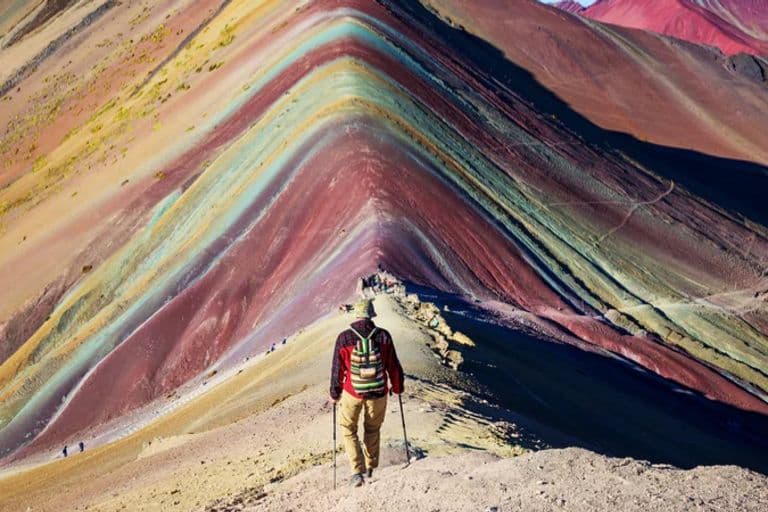 Wanderer in einer Landschaft in Peru.